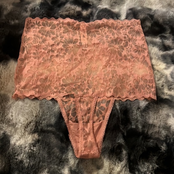 Victoria's Secret High Waist Thong Daisy Lace NWT! medium - Picture 6 of 6